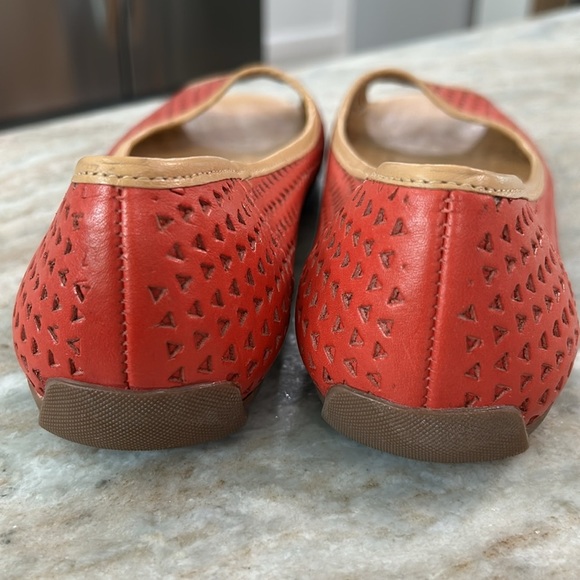 L. L. Bean Leather Peep Toe Flats Size 8.5M red and tan - Picture 7 of 10